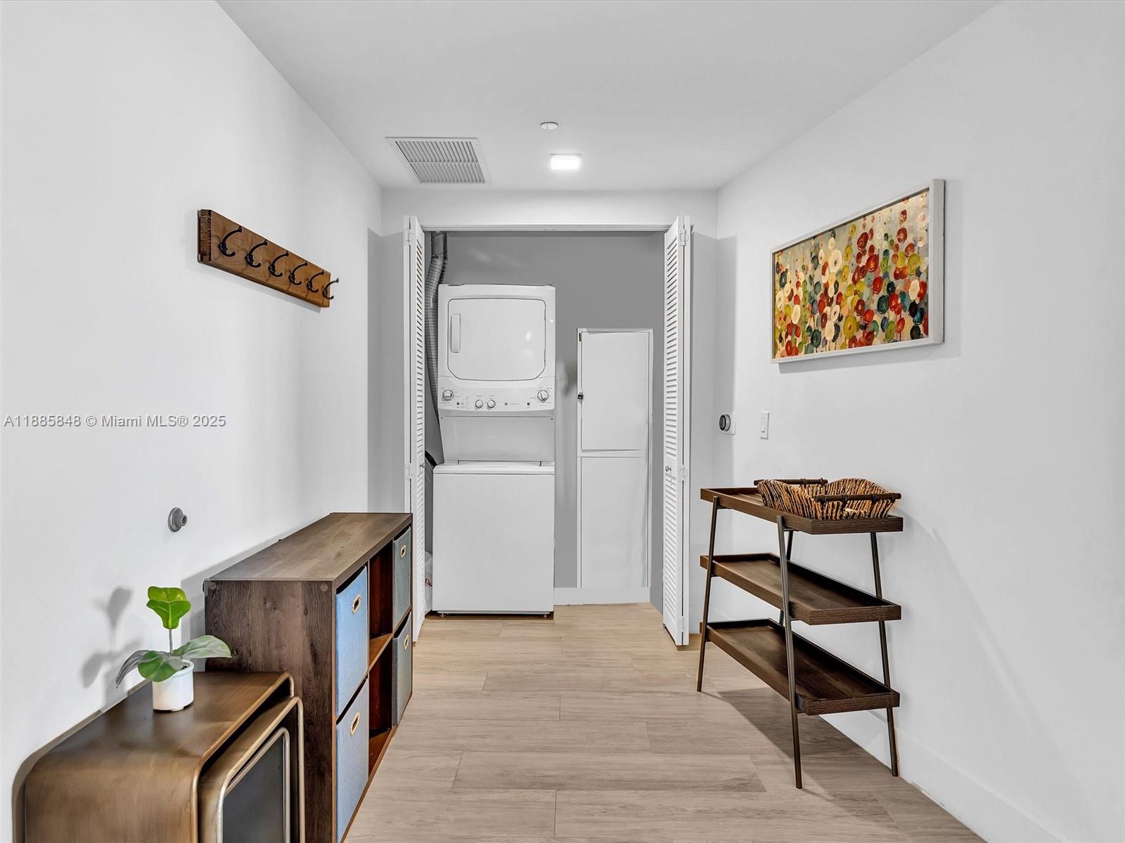 121 NE 34th St 3114