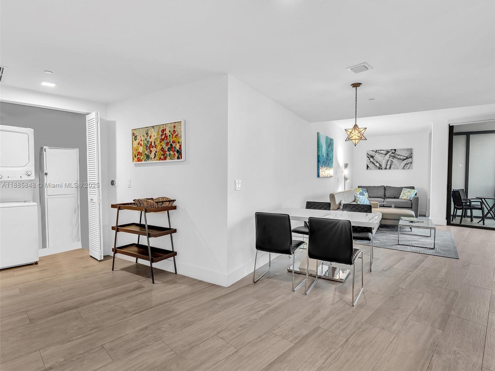 121 NE 34th St 3114