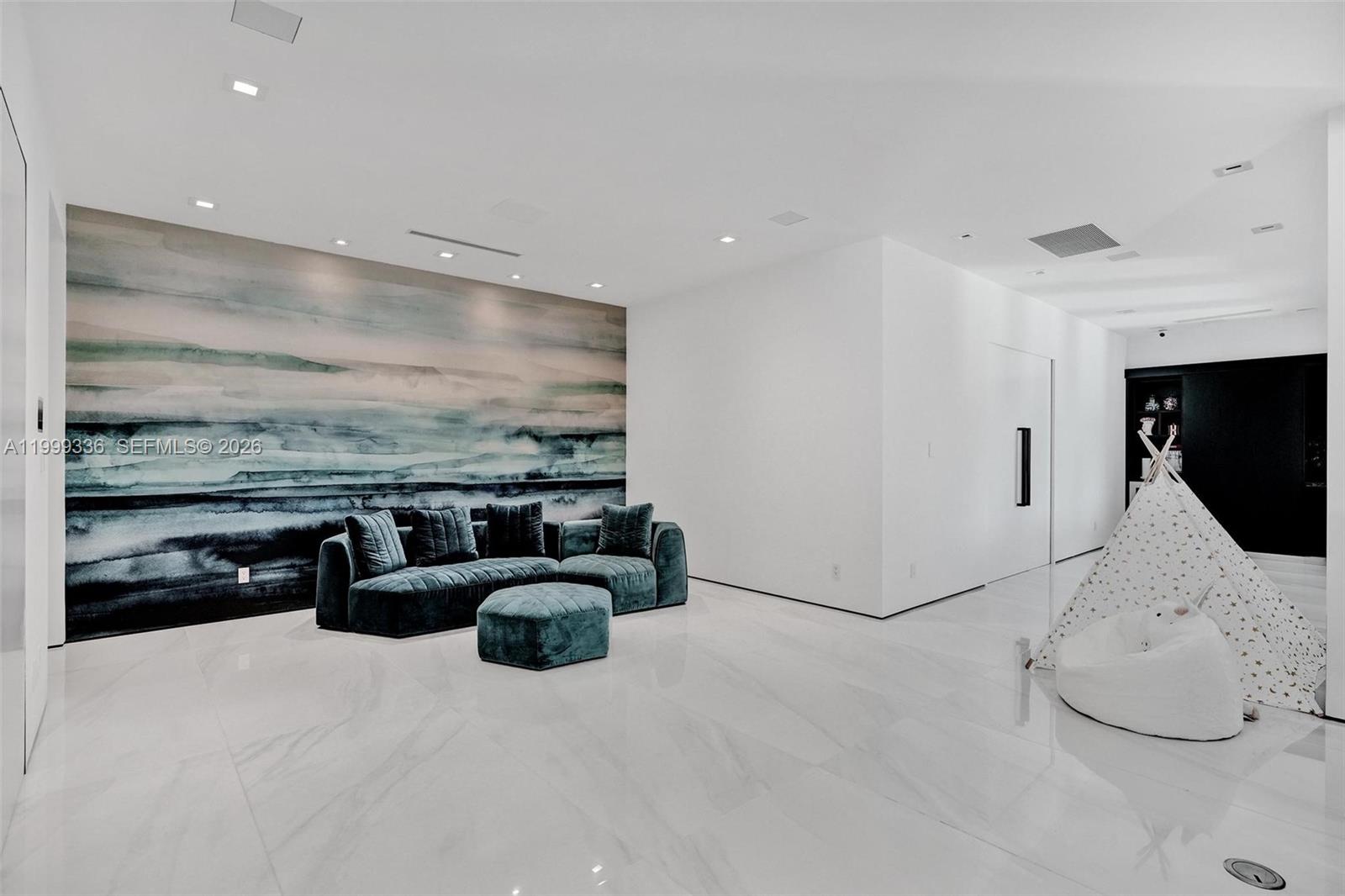 CLINGANS COVE - Residential