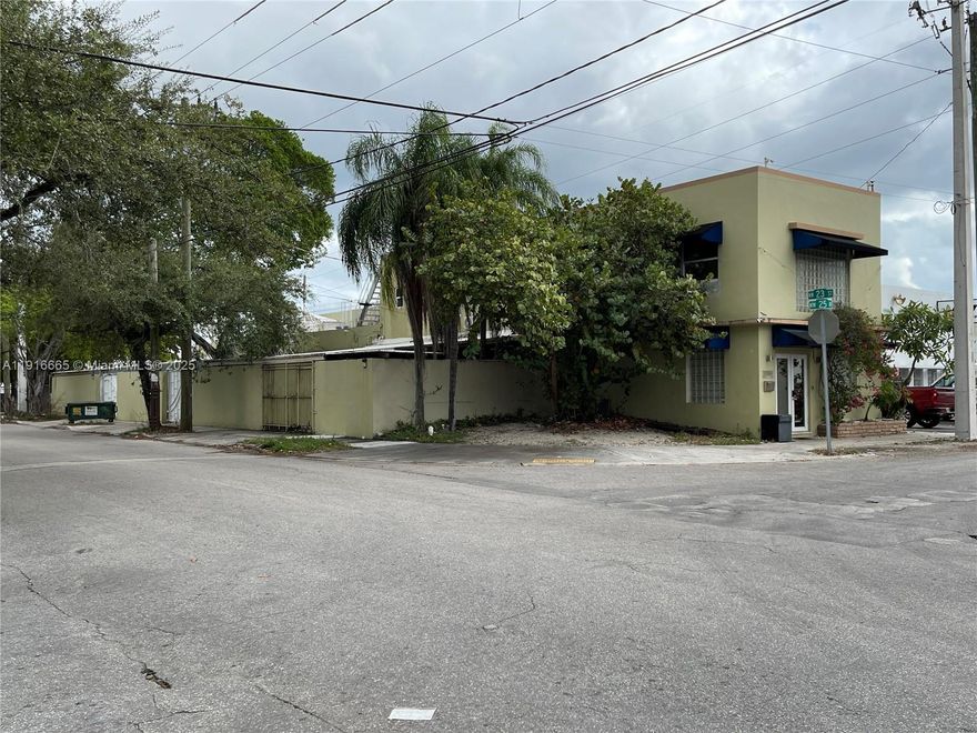 Excellent opportunity in Allapatah, mixed use residential, warehouse, office.  Opportunity Zone two miles from new soccer stadium