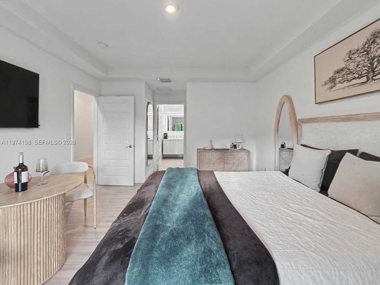 DOWNTOWN DORAL SOUTH PHAS - Residential