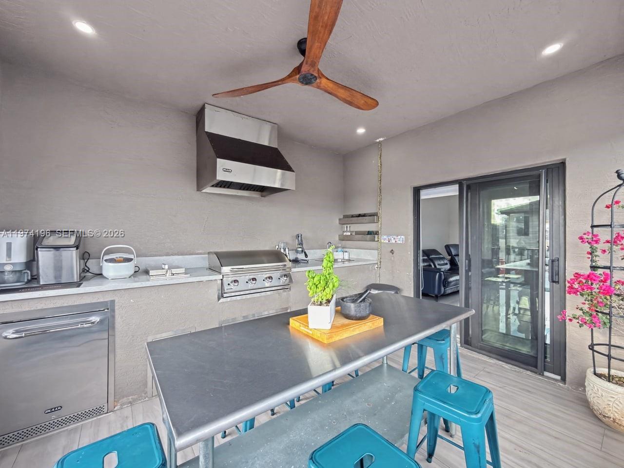 DOWNTOWN DORAL SOUTH PHAS - Residential