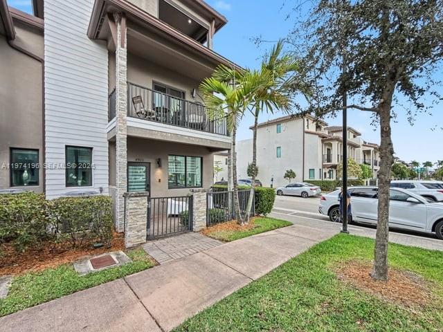 DOWNTOWN DORAL SOUTH PHAS - Residential