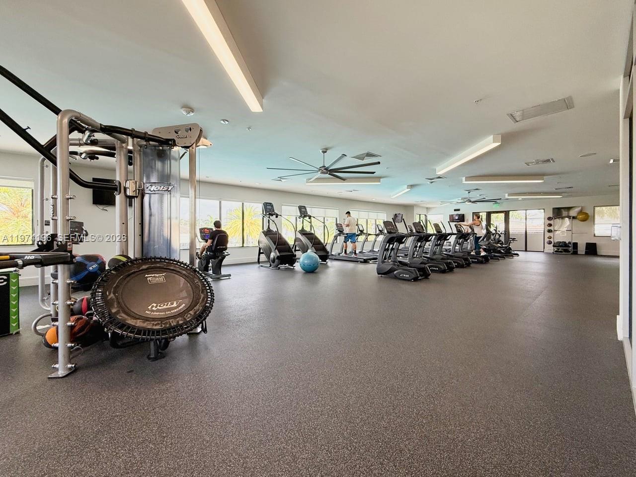 DOWNTOWN DORAL SOUTH PHAS - Residential