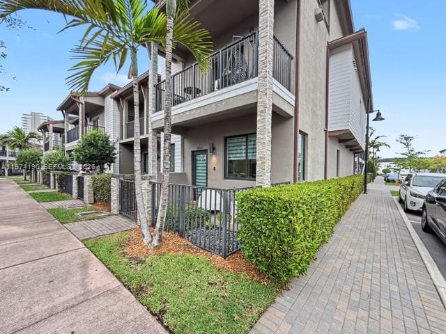 DOWNTOWN DORAL SOUTH PHAS - Residential