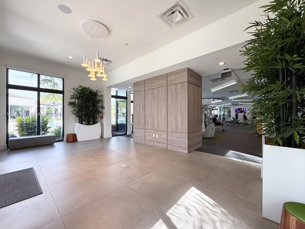 DOWNTOWN DORAL SOUTH PHAS - Residential