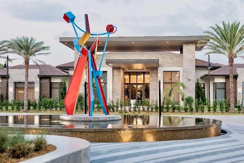 DOWNTOWN DORAL SOUTH PHAS - Residential