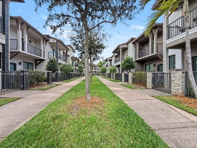 DOWNTOWN DORAL SOUTH PHAS - Residential