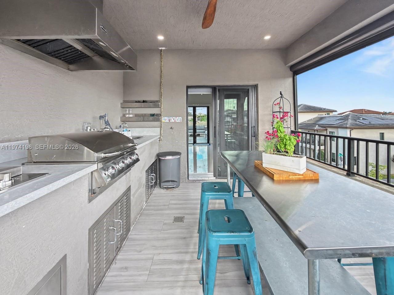 DOWNTOWN DORAL SOUTH PHAS - Residential