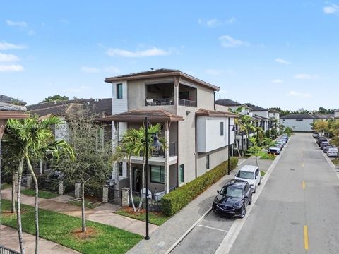 Photo of 4903 NW 83rd Path, Doral, FL 33166 (MLS # A11974196)