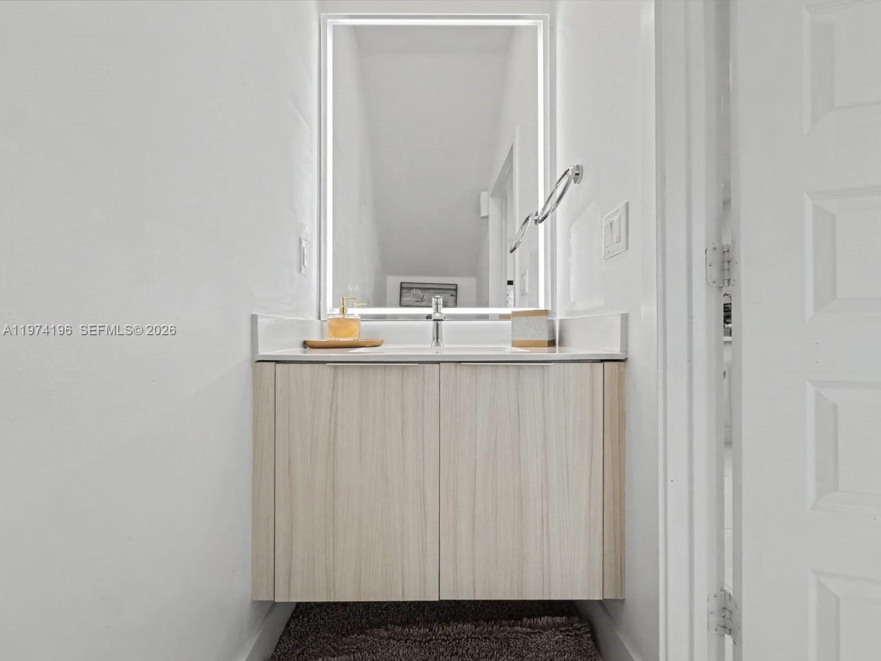 DOWNTOWN DORAL SOUTH PHAS - Residential