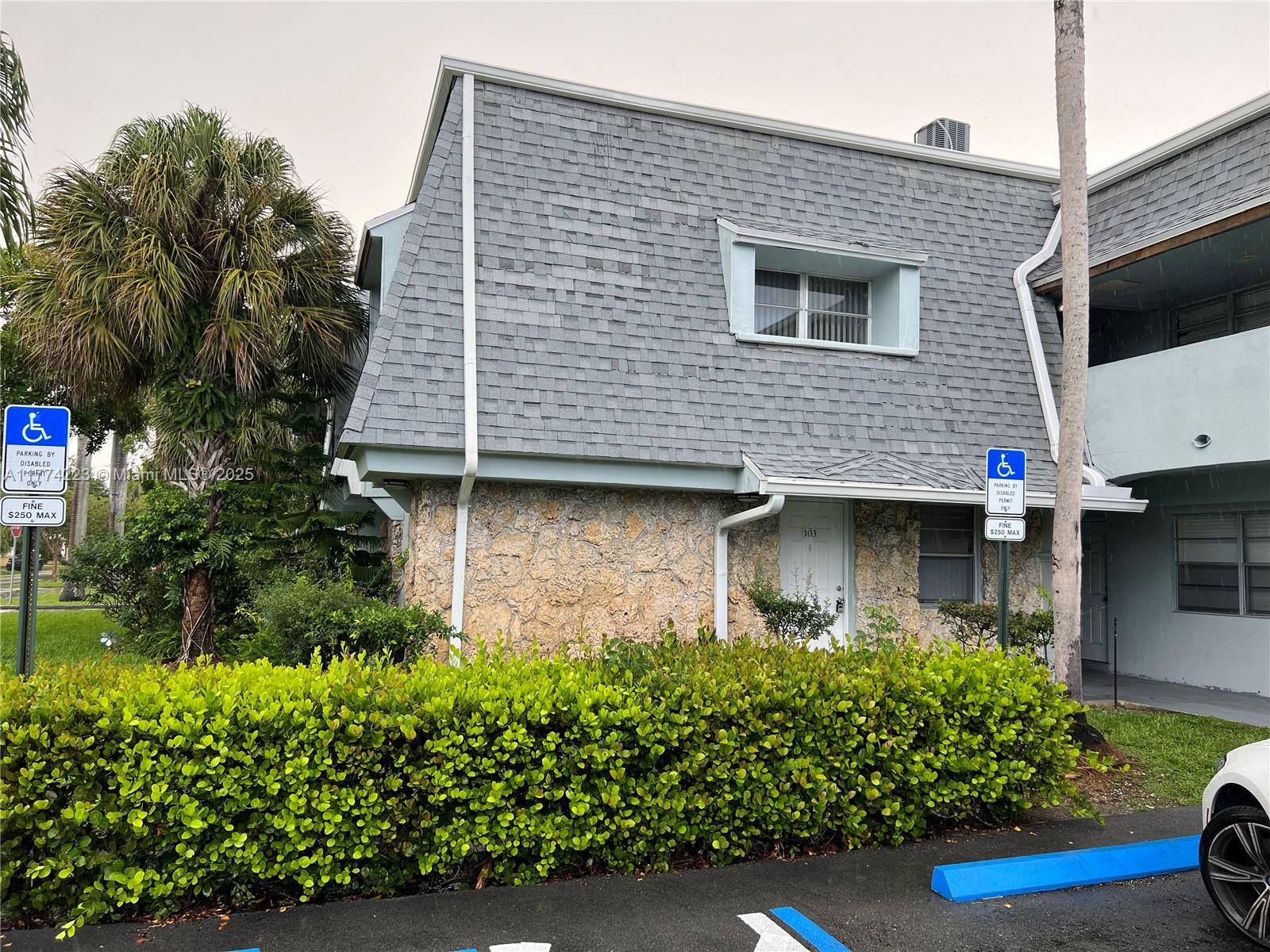 Rental Property at 4251 Nw 5th St 103, Plantation, Miami-Dade County, Florida - Bedrooms: 1 
Bathrooms: 2  - $1,550 MO.