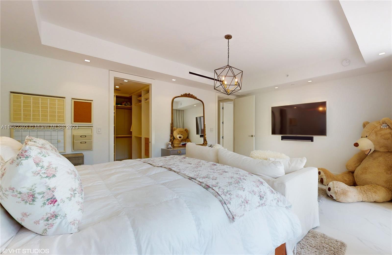 BAYVIEW FISHER ISL CONDO - Residential