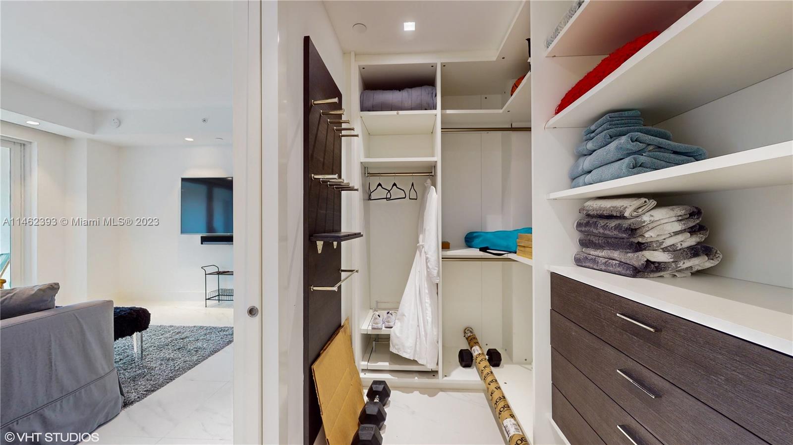 BAYVIEW FISHER ISL CONDO - Residential