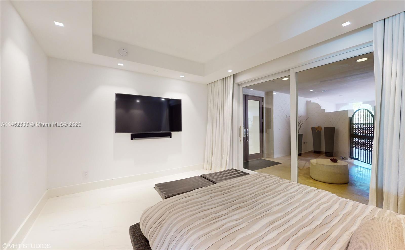 BAYVIEW FISHER ISL CONDO - Residential