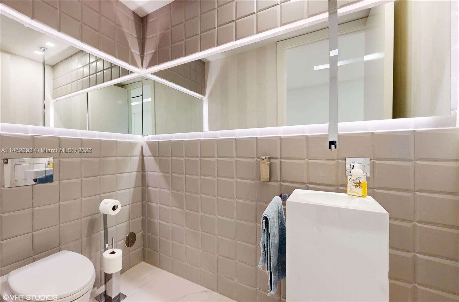 BAYVIEW FISHER ISL CONDO - Residential