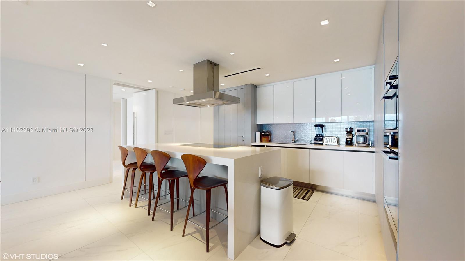 BAYVIEW FISHER ISL CONDO - Residential