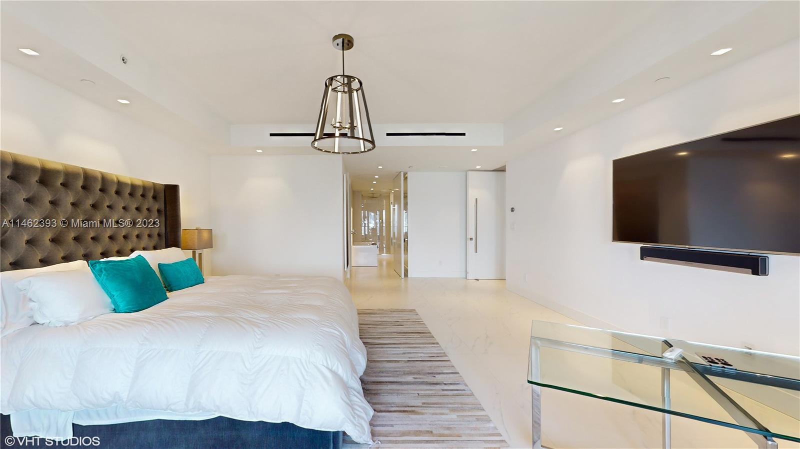 BAYVIEW FISHER ISL CONDO - Residential