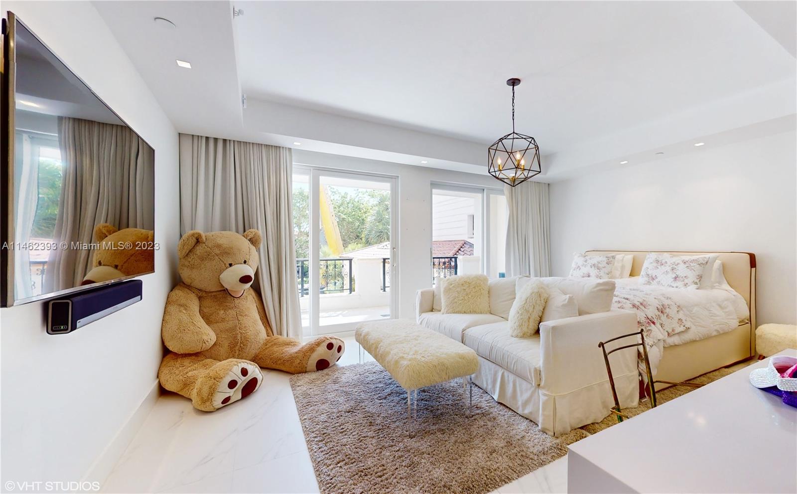 BAYVIEW FISHER ISL CONDO - Residential