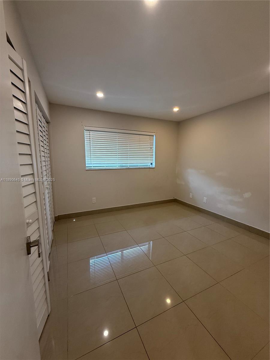 HOLLYWOOD ENTRADA AMENDED - Residential Lease