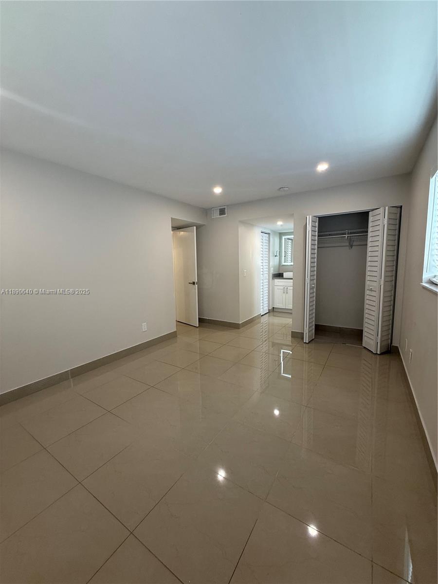HOLLYWOOD ENTRADA AMENDED - Residential Lease