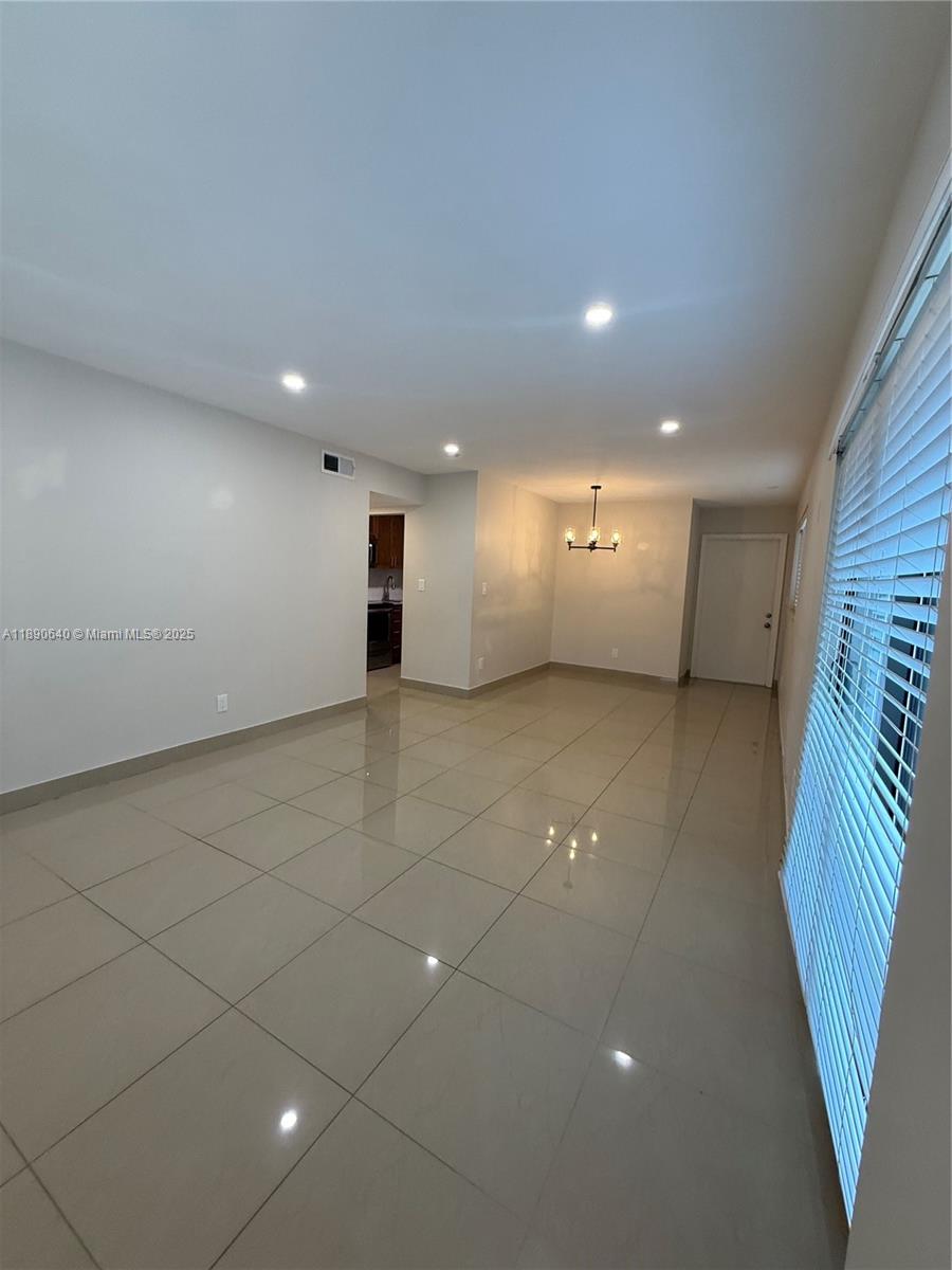 HOLLYWOOD ENTRADA AMENDED - Residential Lease