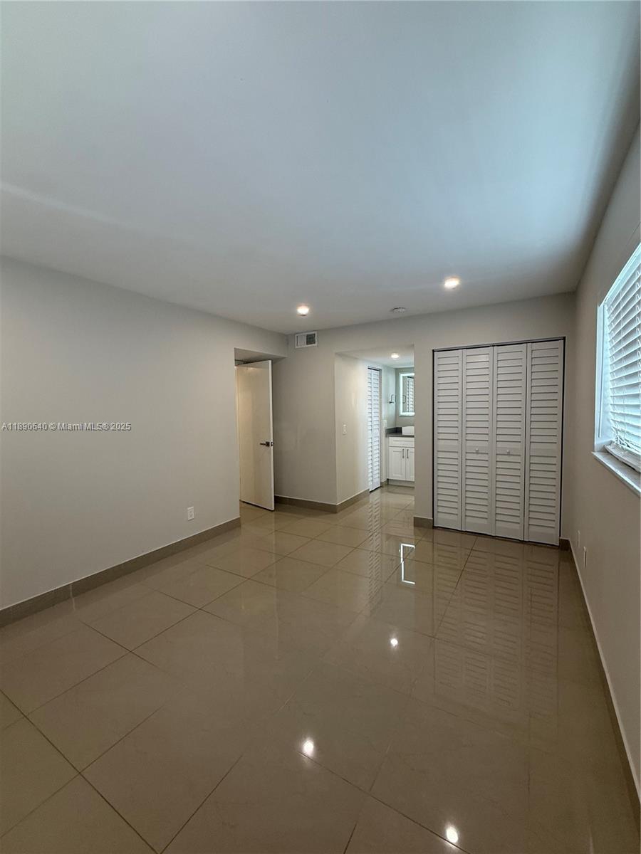 HOLLYWOOD ENTRADA AMENDED - Residential Lease