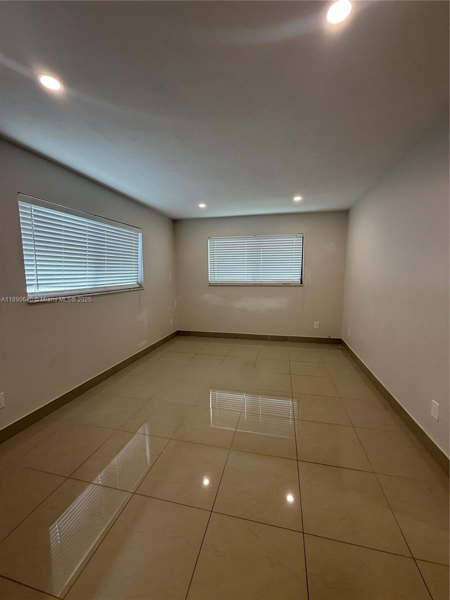 HOLLYWOOD ENTRADA AMENDED - Residential Lease