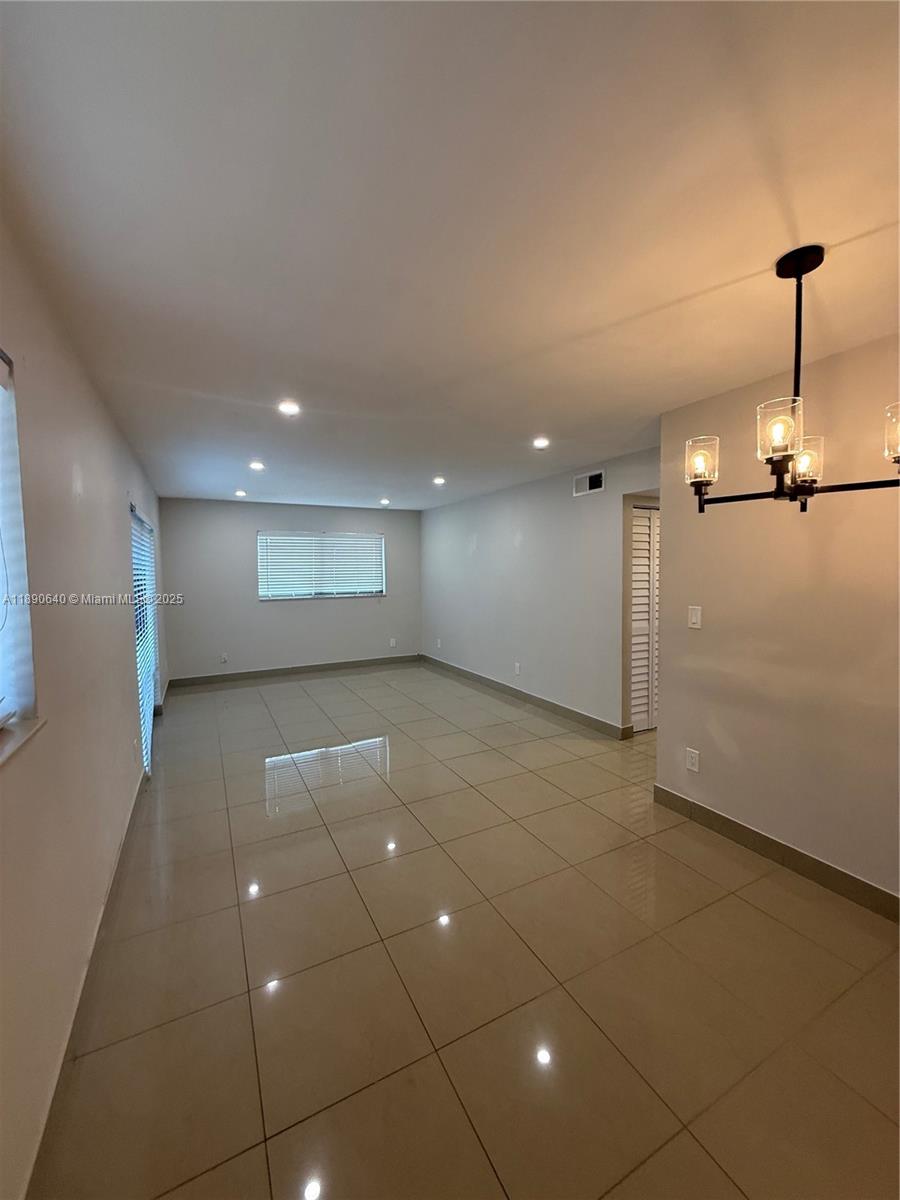 HOLLYWOOD ENTRADA AMENDED - Residential Lease