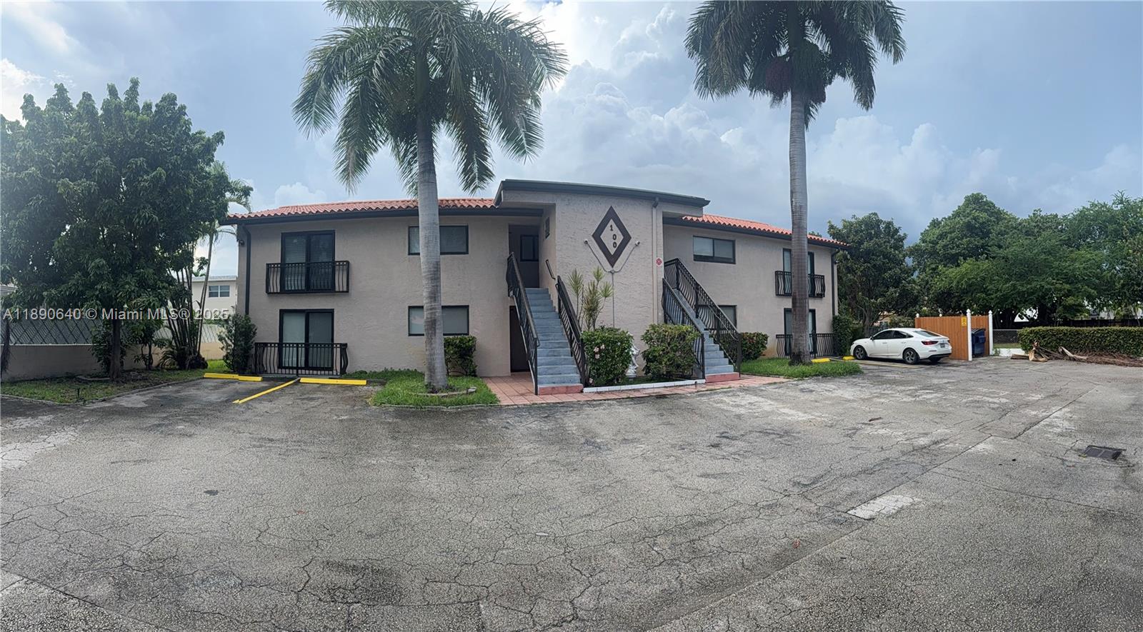 HOLLYWOOD ENTRADA AMENDED - Residential Lease