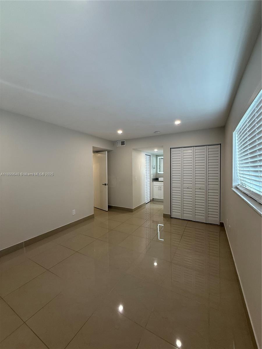 HOLLYWOOD ENTRADA AMENDED - Residential Lease