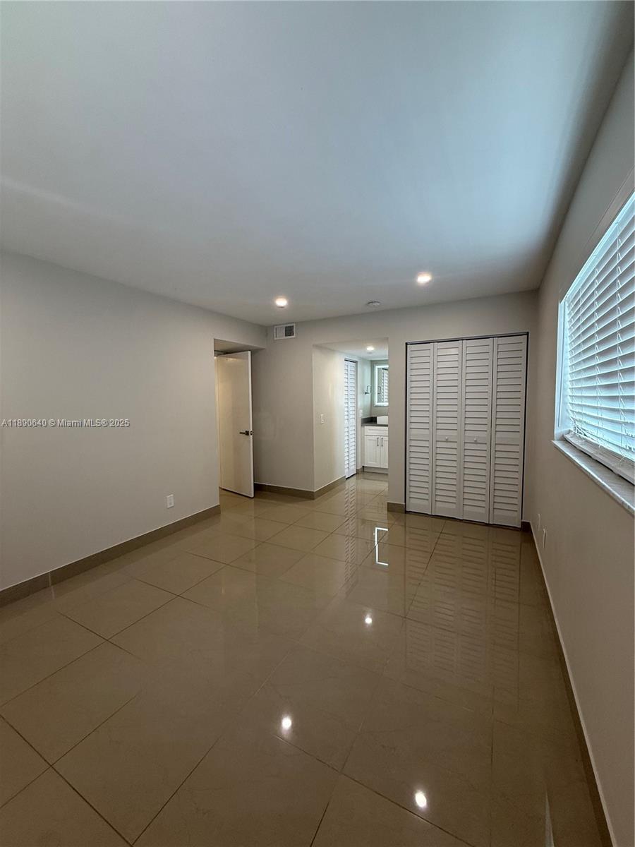 HOLLYWOOD ENTRADA AMENDED - Residential Lease