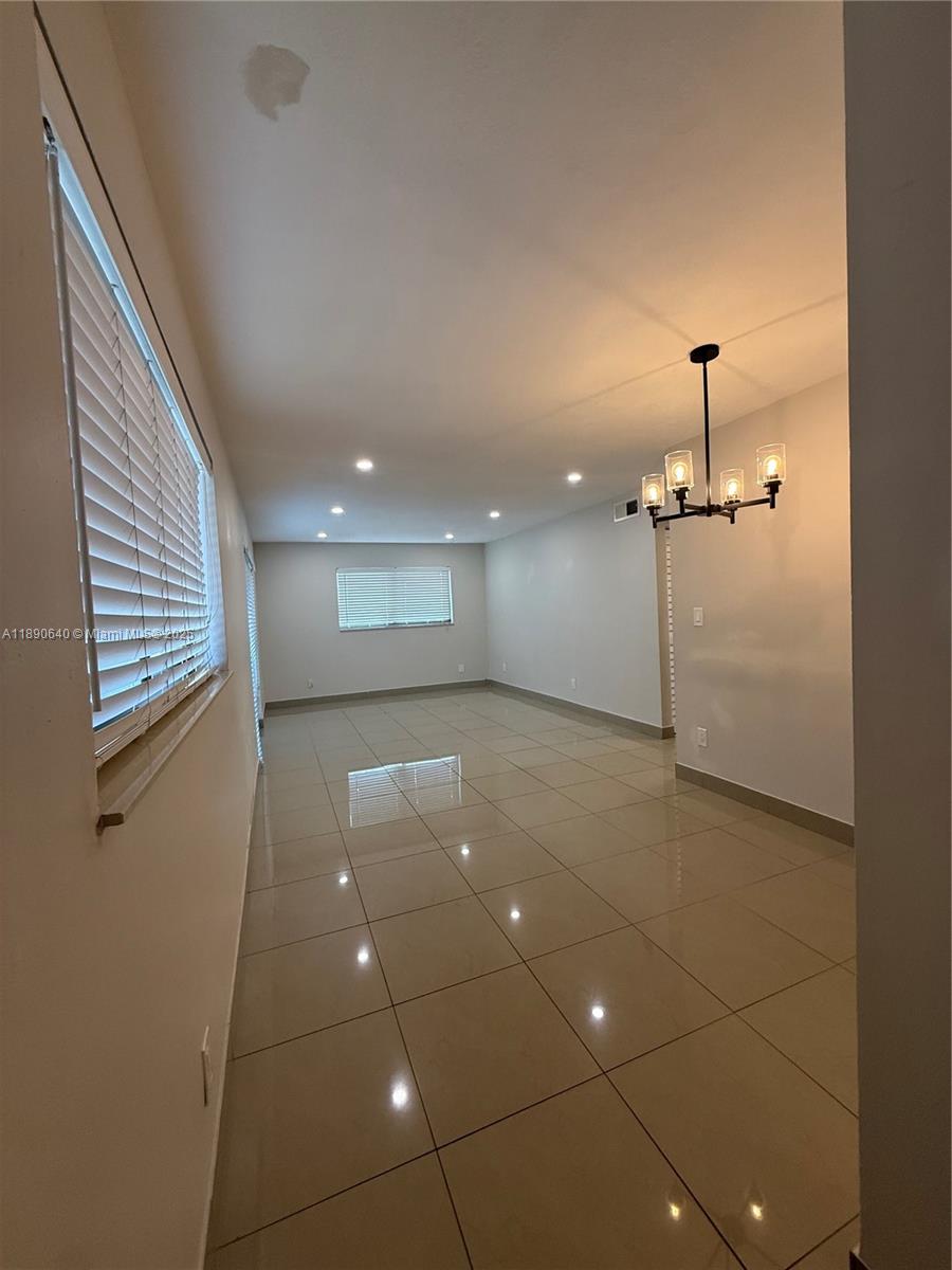 HOLLYWOOD ENTRADA AMENDED - Residential Lease