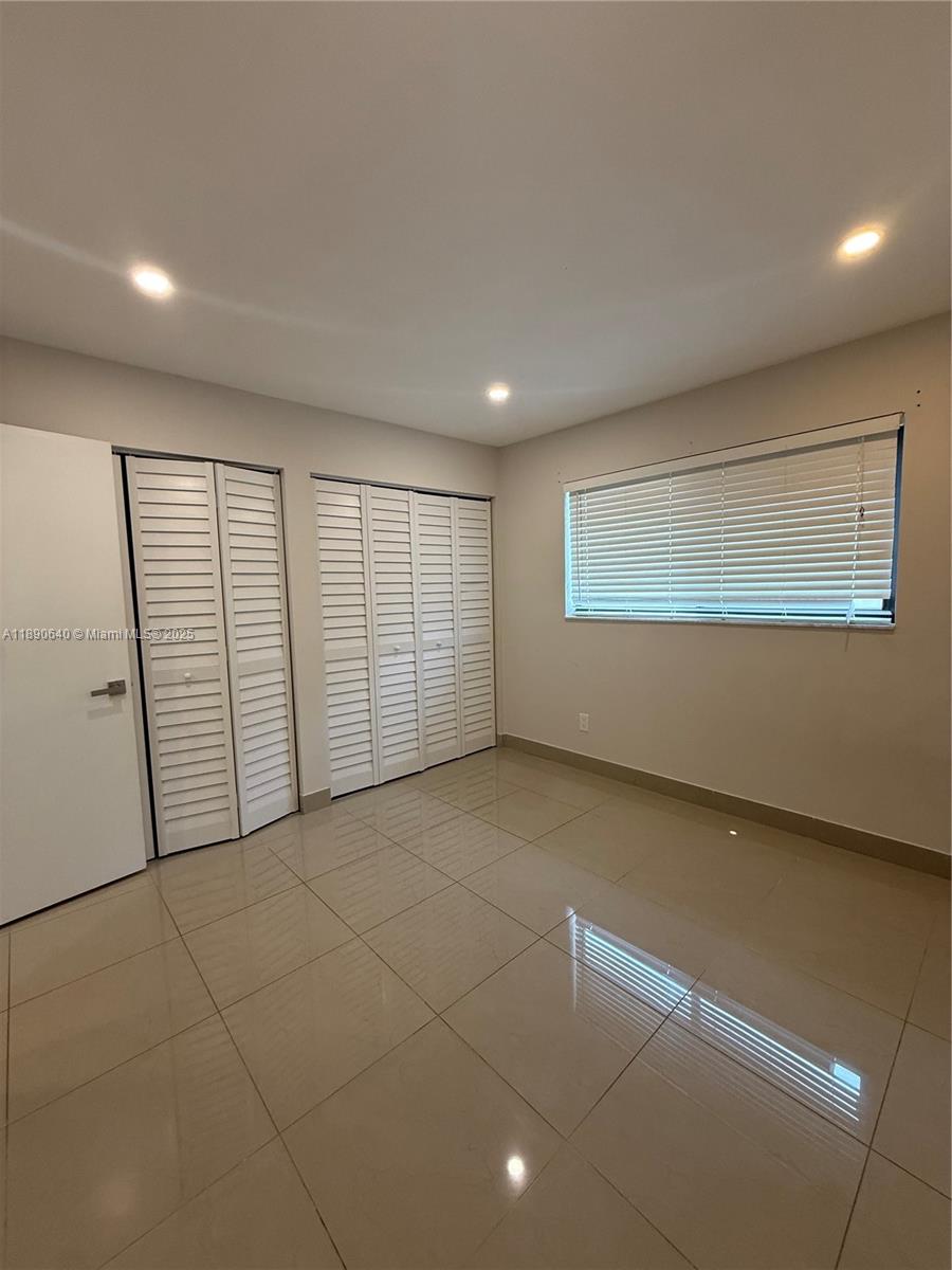HOLLYWOOD ENTRADA AMENDED - Residential Lease