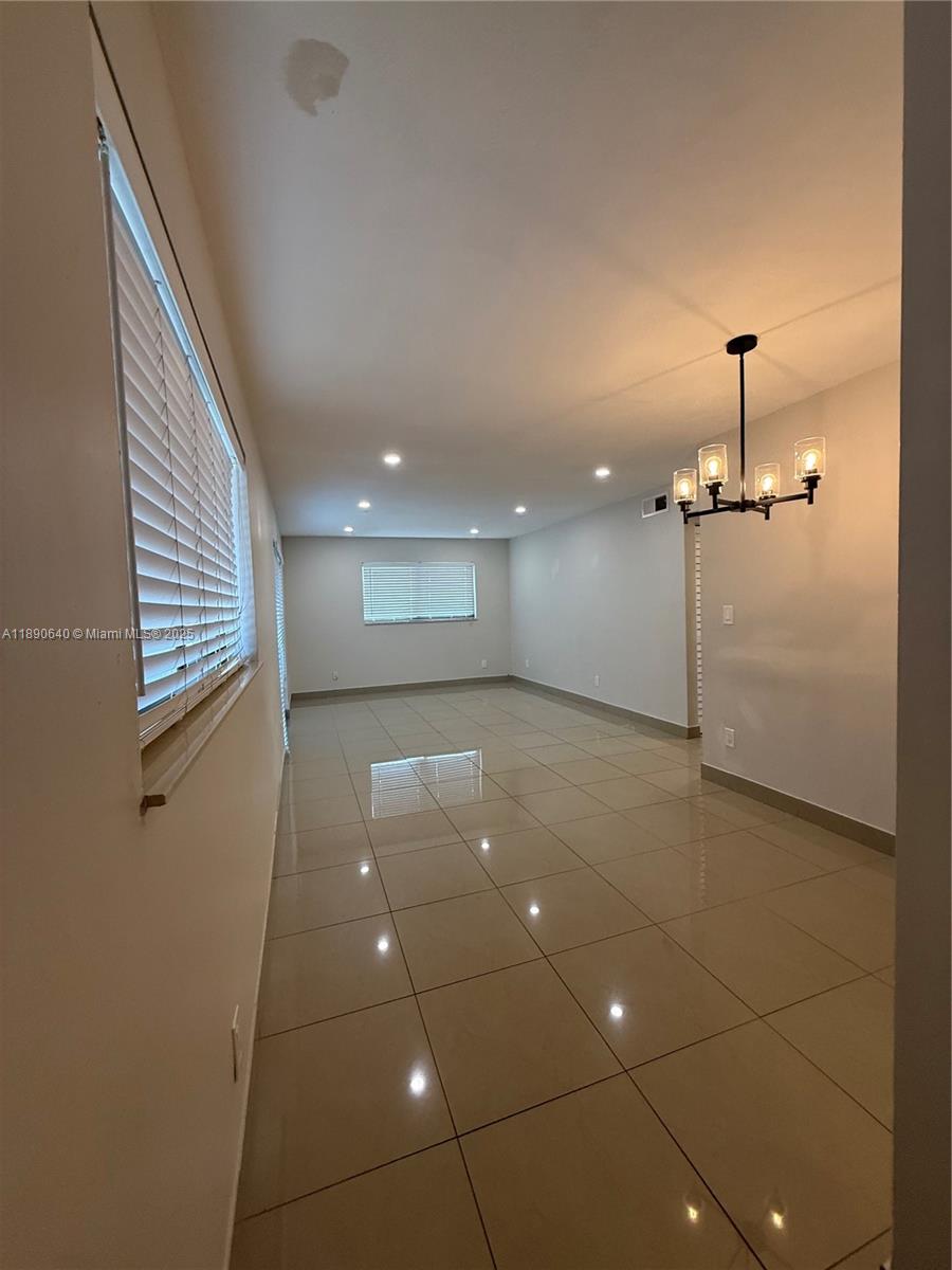 HOLLYWOOD ENTRADA AMENDED - Residential Lease