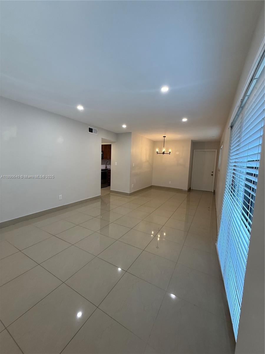 HOLLYWOOD ENTRADA AMENDED - Residential Lease