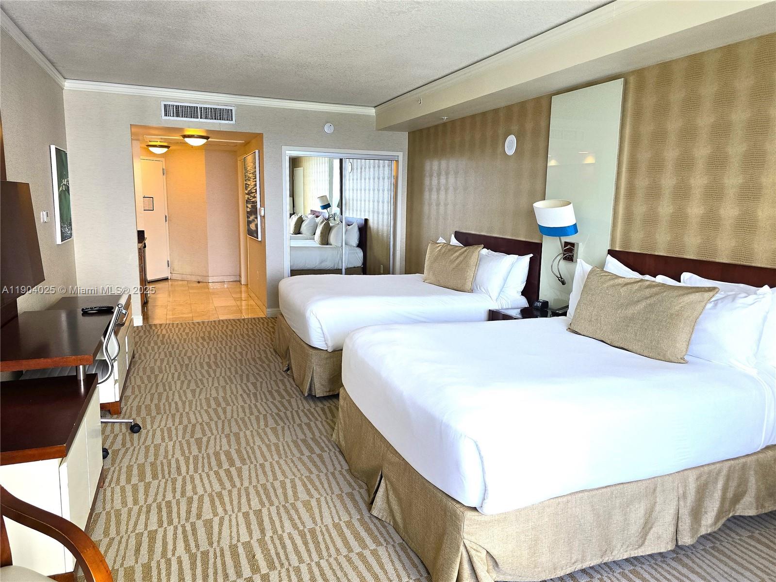 TRUMP INTERNATIONAL SONES - Residential