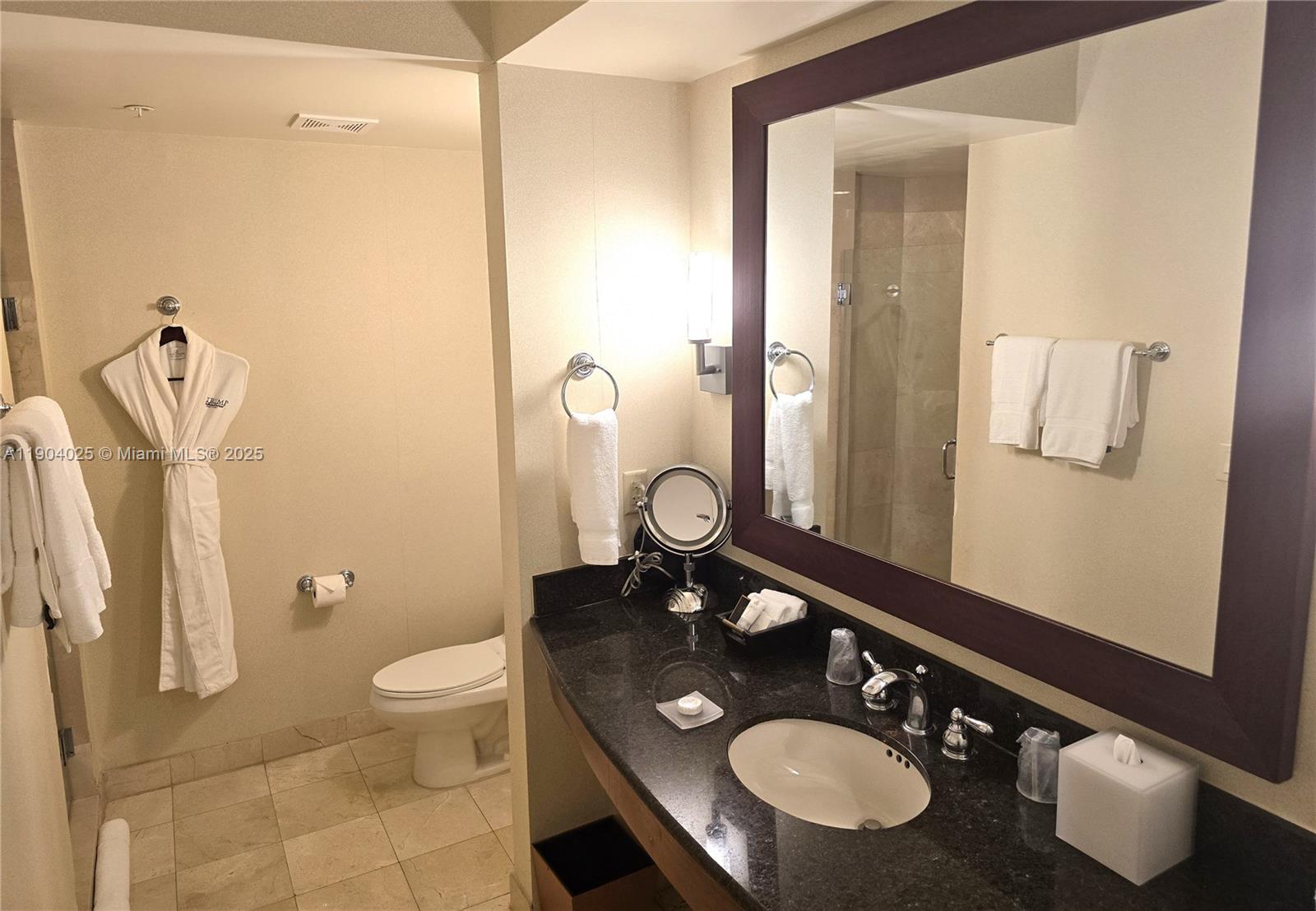 TRUMP INTERNATIONAL SONES - Residential