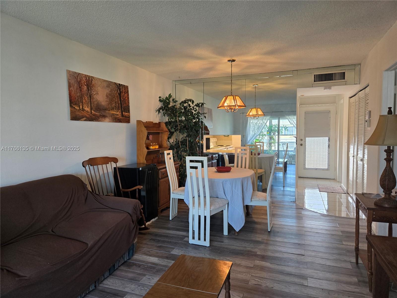 Rental Property at 3051 Nw 46th Ave 404, Lauderdale Lakes, Broward County, Florida - Bedrooms: 1 
Bathrooms: 1  - $1,200 MO.