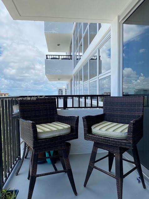 525 N Ocean Blvd 1017, Pompano Beach, FL, 33062/$397,000 2 525 N Ocean Blvd 1017