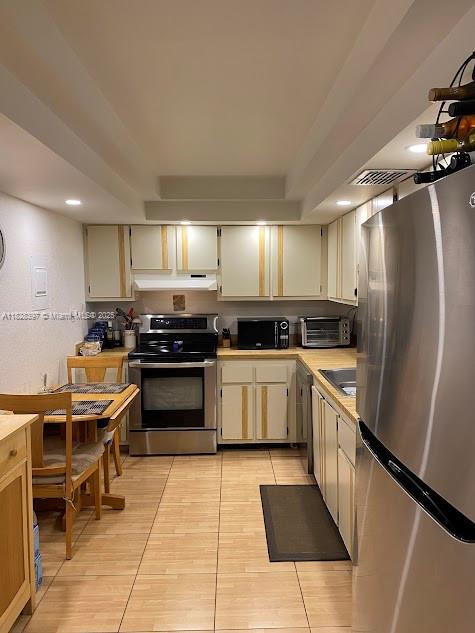 SILVER THATCH ATLANTIC PL - Residential