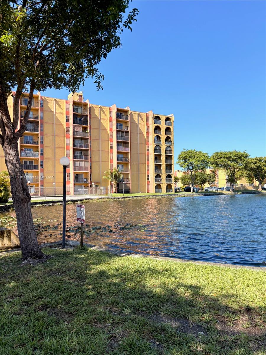 4719 NW 7th St 307-11