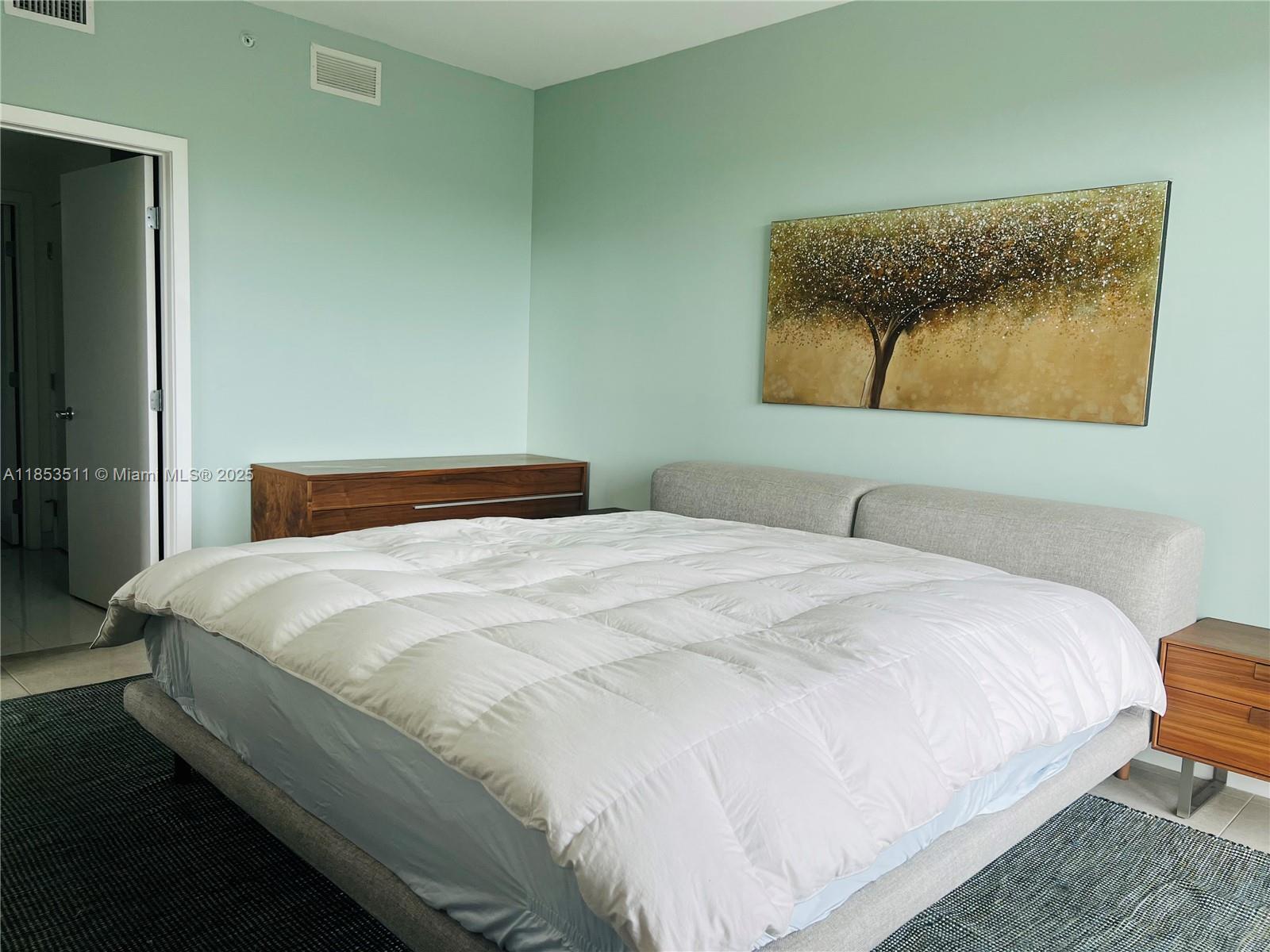 THE HARBOUR SOUTH CONDO - Residential Lease