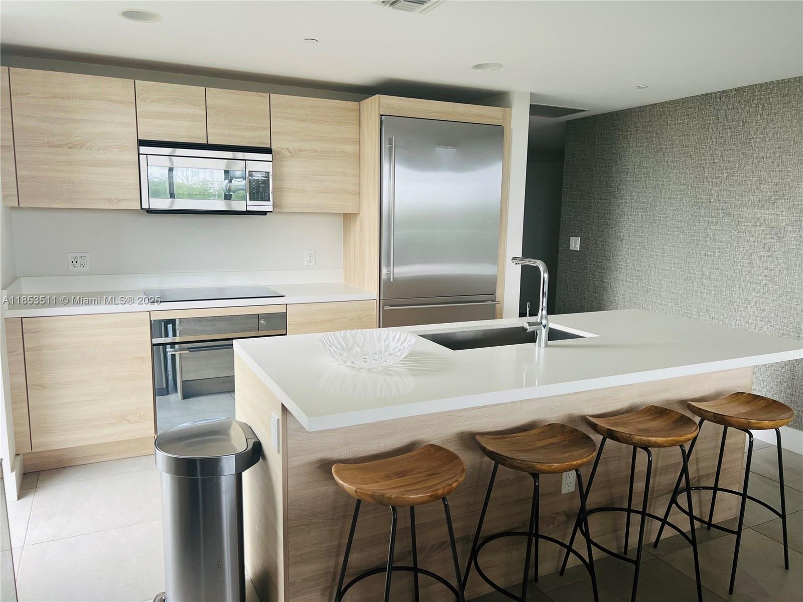 THE HARBOUR SOUTH CONDO - Residential Lease