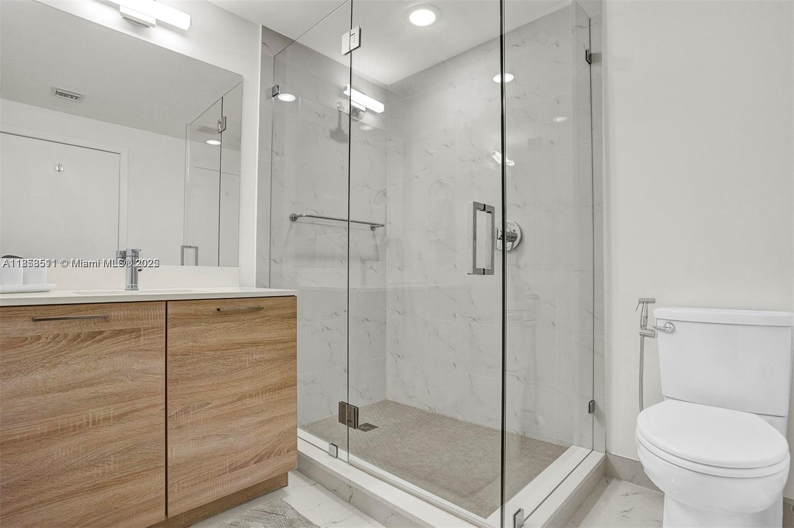 THE HARBOUR SOUTH CONDO - Residential Lease