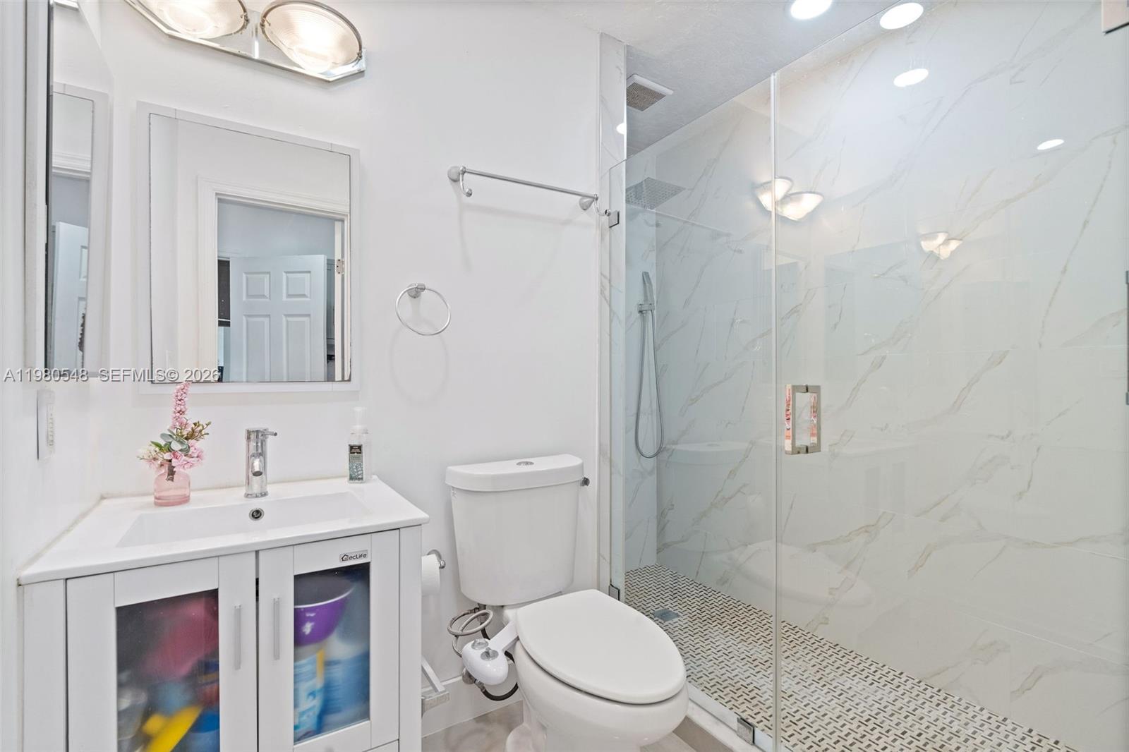 LAKES BY THE BAY SEC 5 - Residential