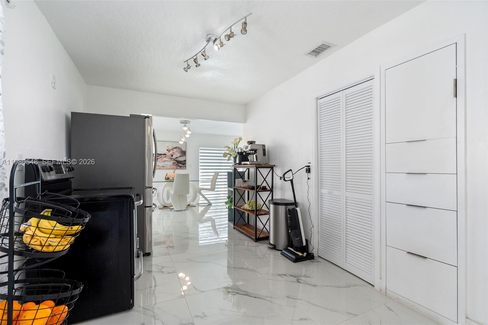 LAKES BY THE BAY SEC 5 - Residential