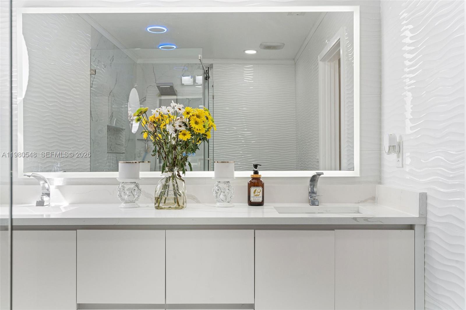 LAKES BY THE BAY SEC 5 - Residential