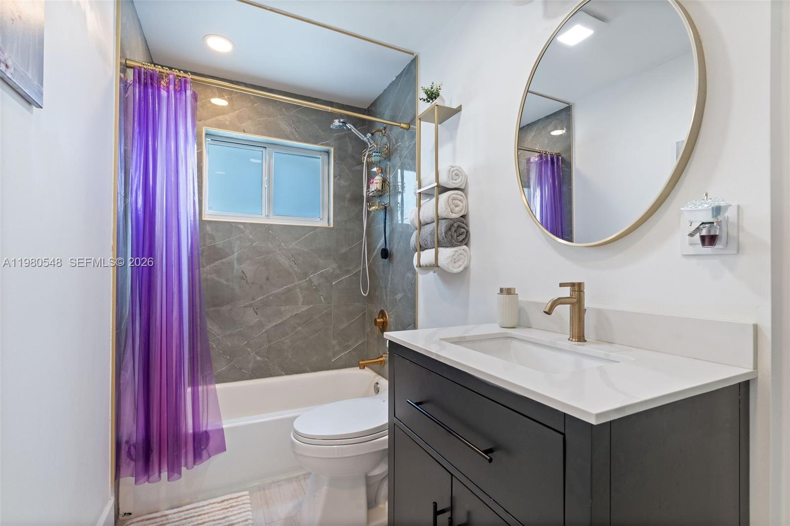 LAKES BY THE BAY SEC 5 - Residential