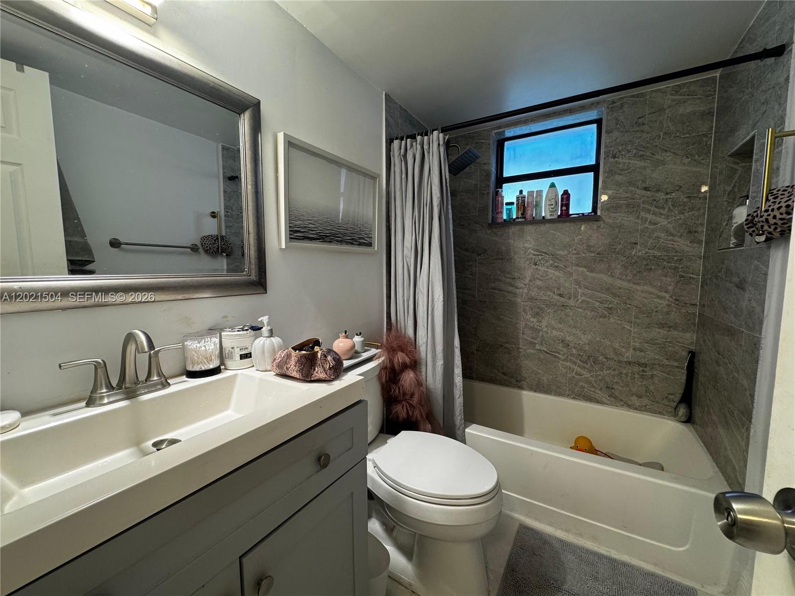 FONTAINEBLEAU GARDENS CON - Residential